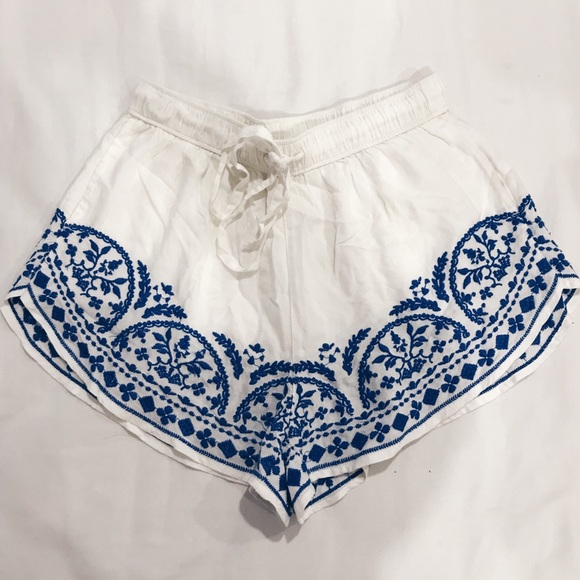 Abercrombie & Fitch Pants - SOLD A&F White Flowy Shorts With Blue Trim